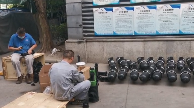 疊片污水處理器，正在裝配